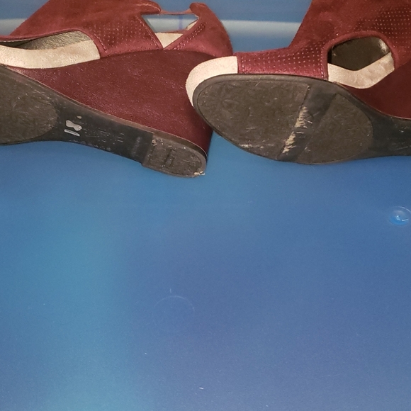 Burgundy wedge heel - Picture 2 of 6